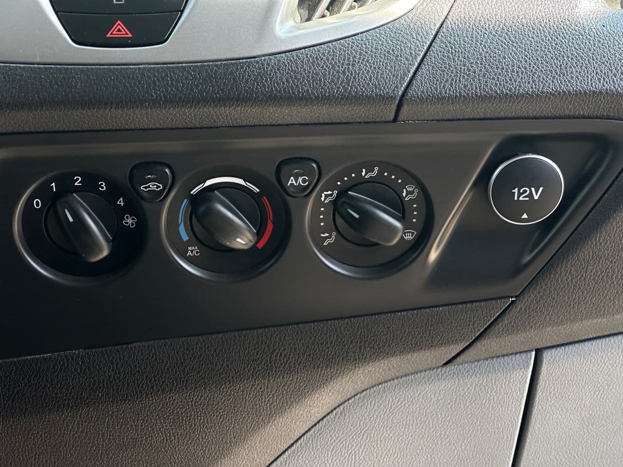 Ford Transit 2013 — Миниатюра 10