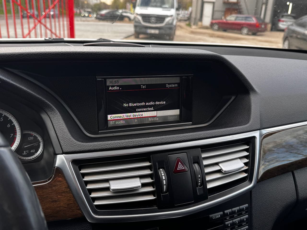 Mercedes E 200 2013 — Миниатюра 10