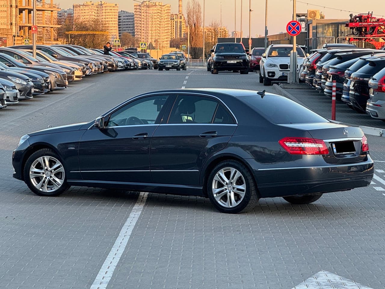 Mercedes E 200 2010 — Миниатюра 4