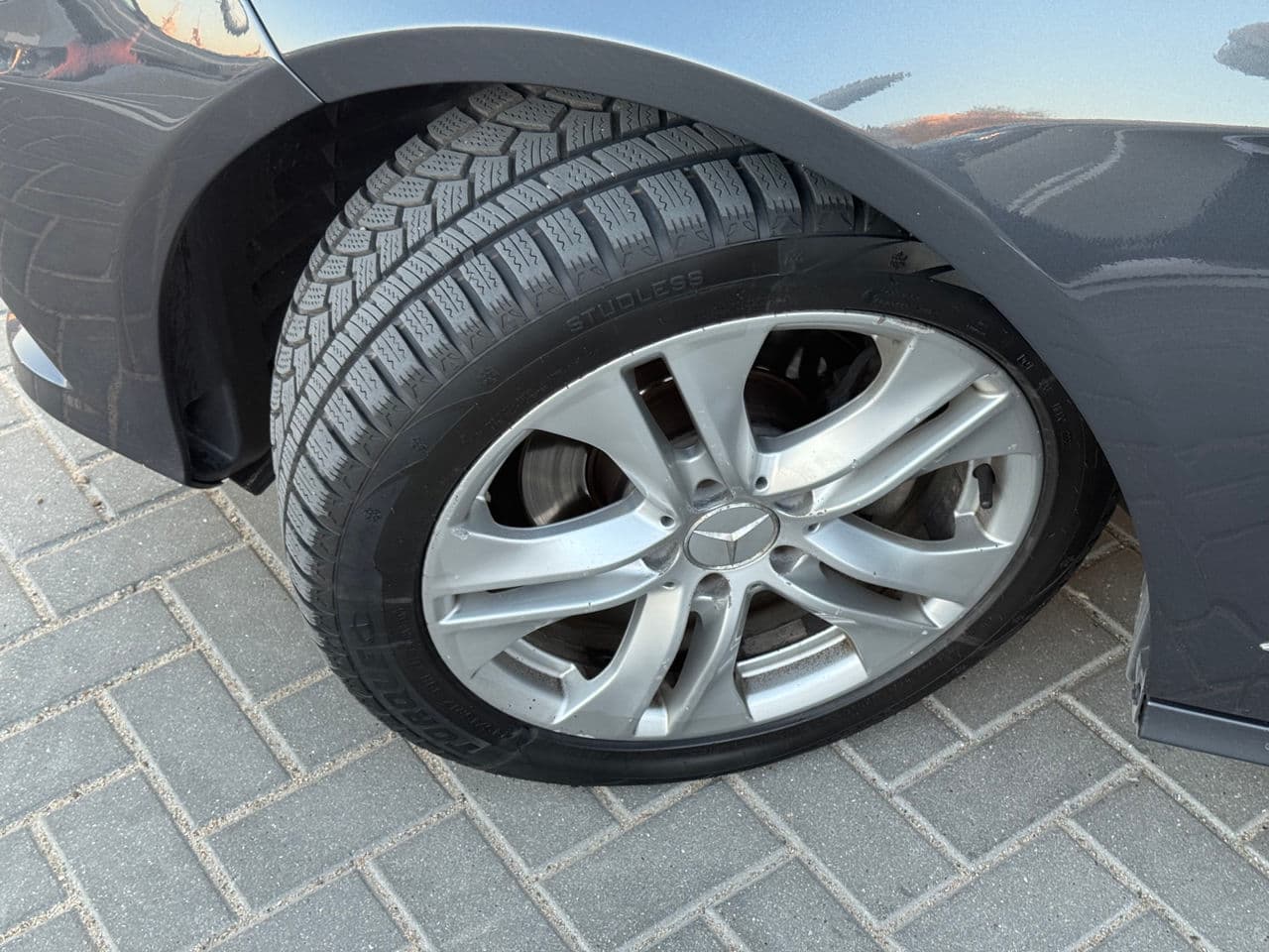 Mercedes E 200 2010 — Миниатюра 17