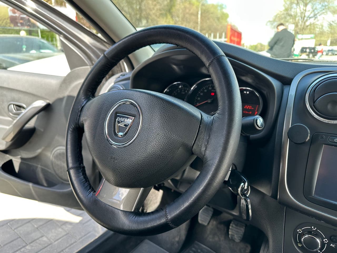 Dacia Logan 2014 — Миниатюра 7