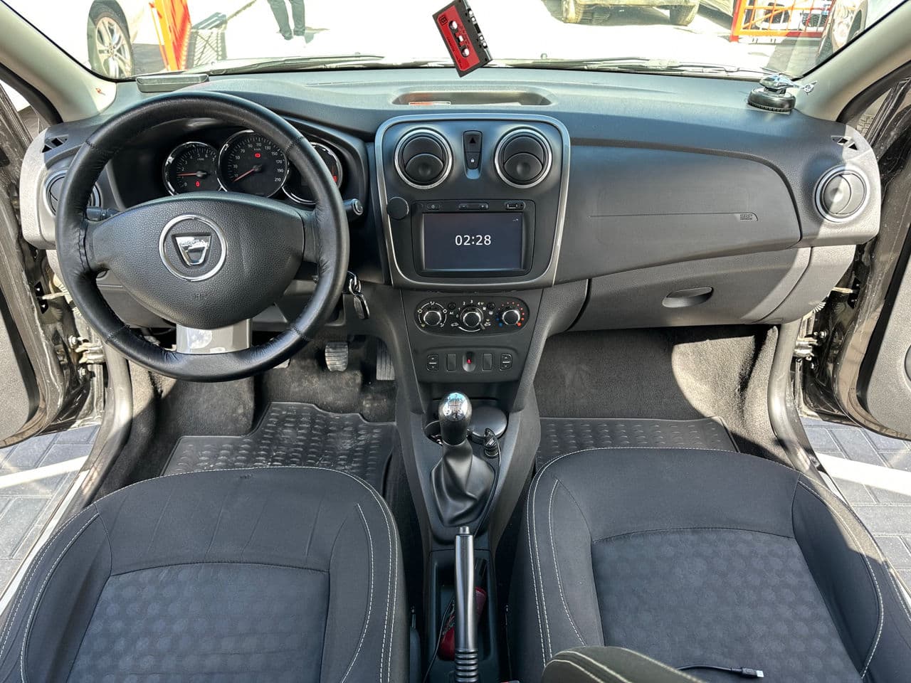 Dacia Logan 2014 — Миниатюра 8
