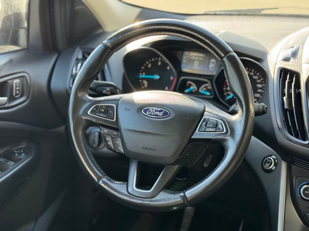 Ford Kuga 2018 — Миниатюра 10