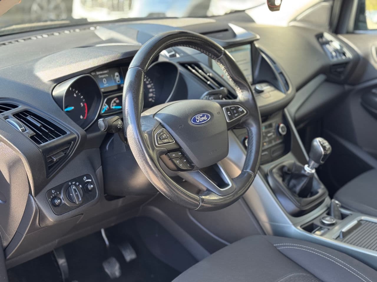 Ford Kuga 2018 — Миниатюра 8