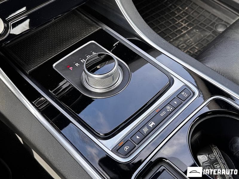 2015 Jaguar XE — Miniatură 11