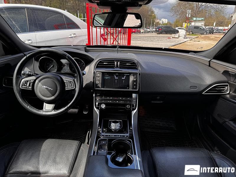 2015 Jaguar XE — Miniatură 5