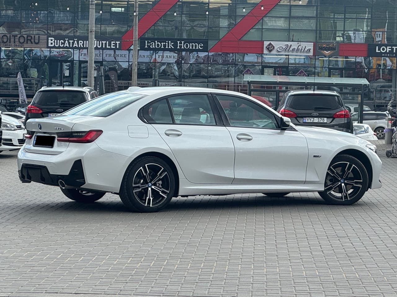 BMW 320E 2023 — Миниатюра 3