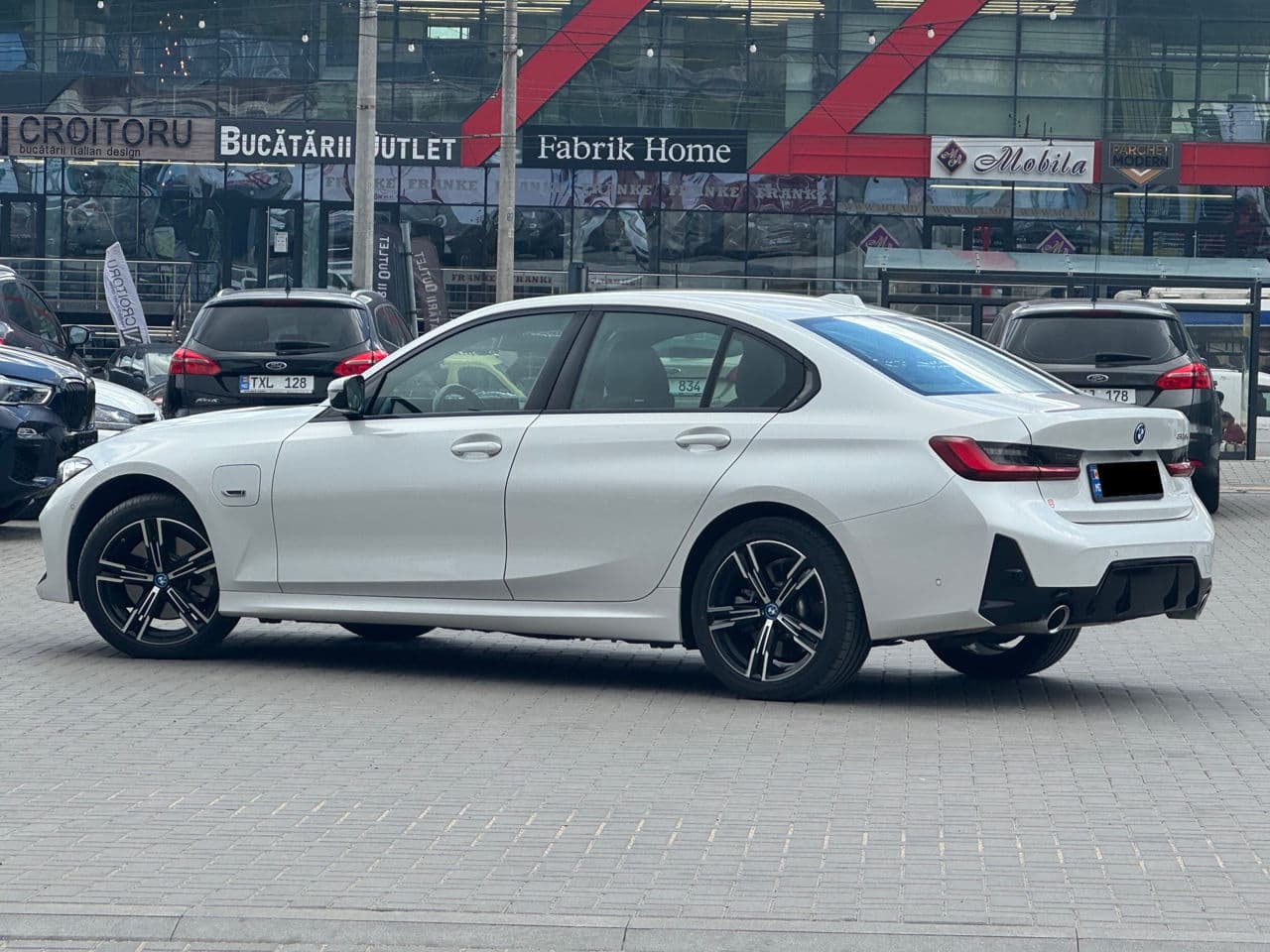 BMW 320E 2023 — Миниатюра 4