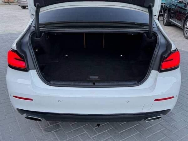 2021 BMW 530e — Miniatură 21
