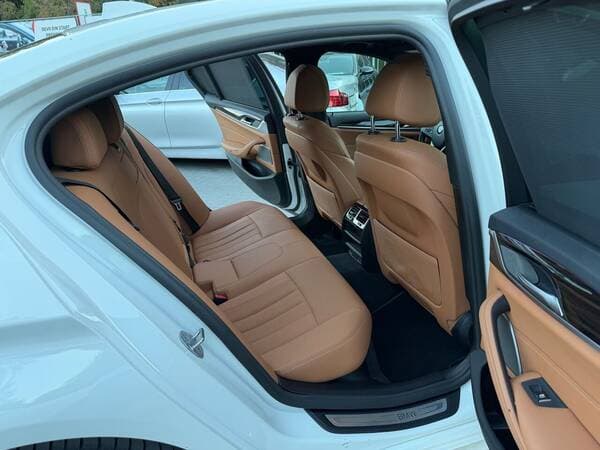 2021 BMW 530e — Miniatură 17