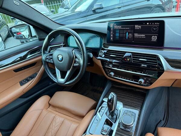 2021 BMW 530e — Miniatură 9