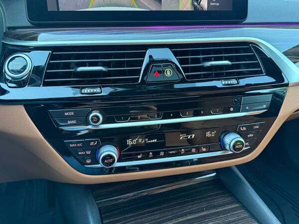 2021 BMW 530e — Miniatură 12