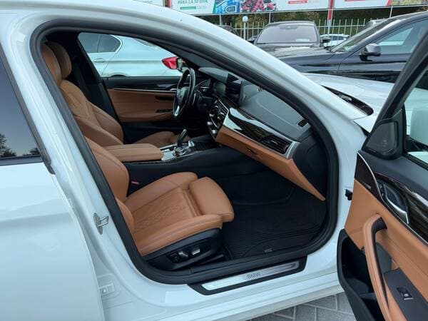 2021 BMW 530e — Miniatură 7