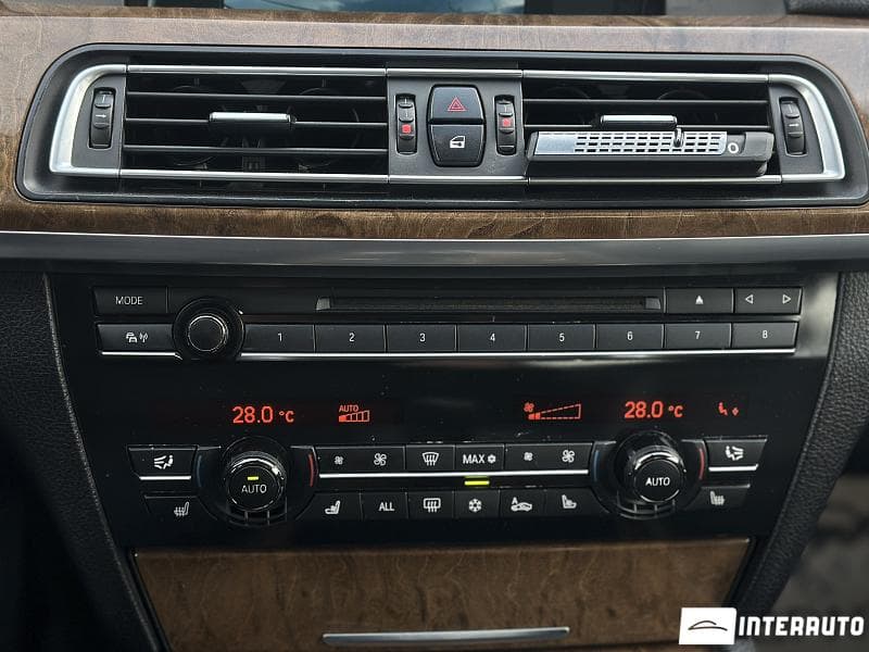 BMW 740 2010 — Миниатюра 14