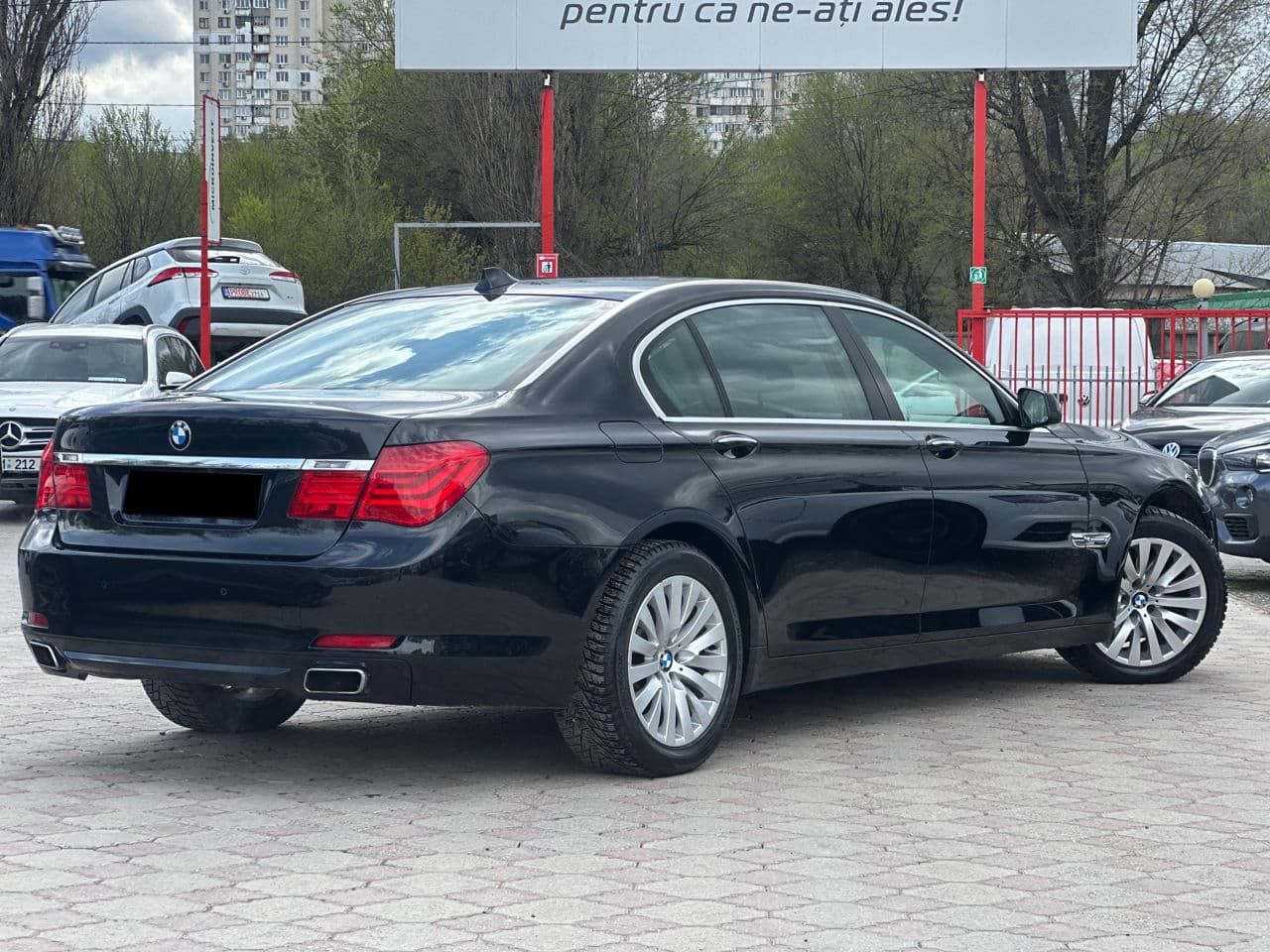 BMW 740 2010 — Миниатюра 2