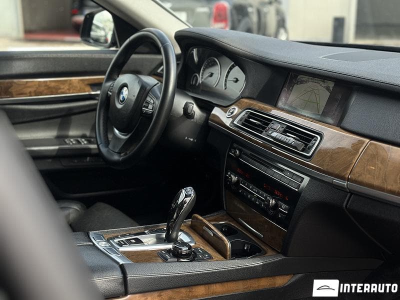 BMW 740 2010 — Миниатюра 17