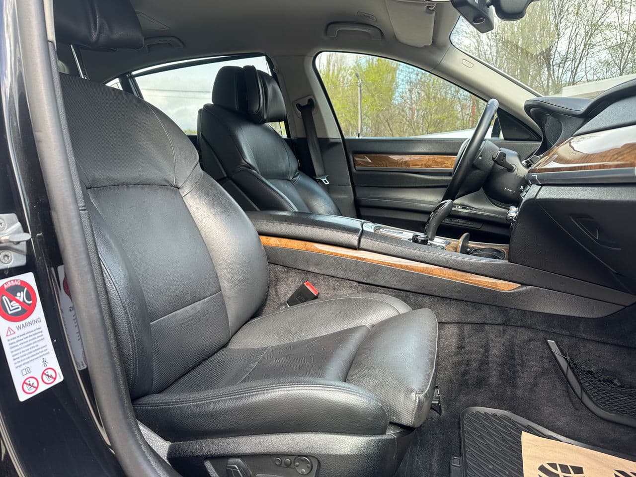 BMW 740 2010 — Миниатюра 16