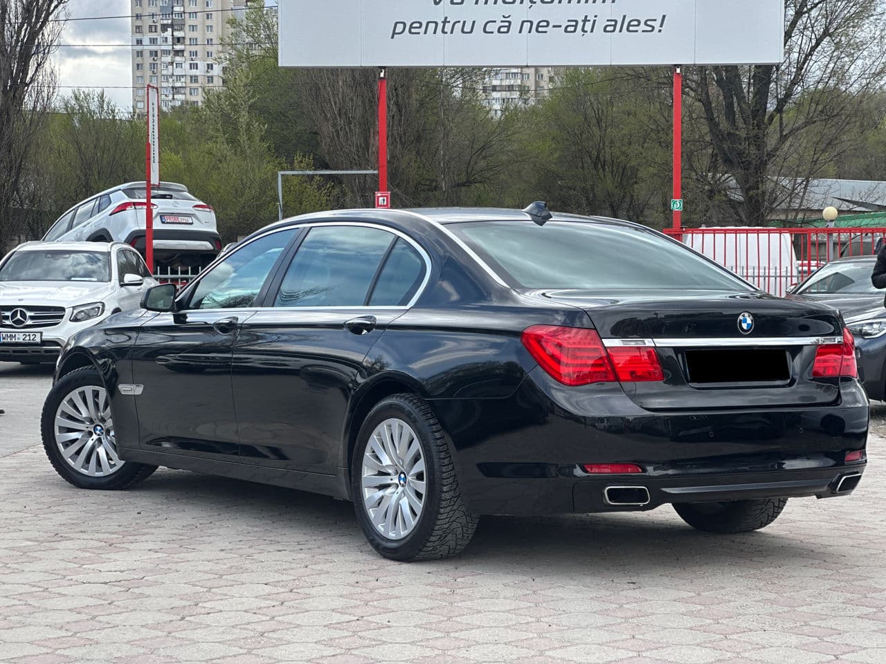 BMW 740 2010 — Миниатюра 3