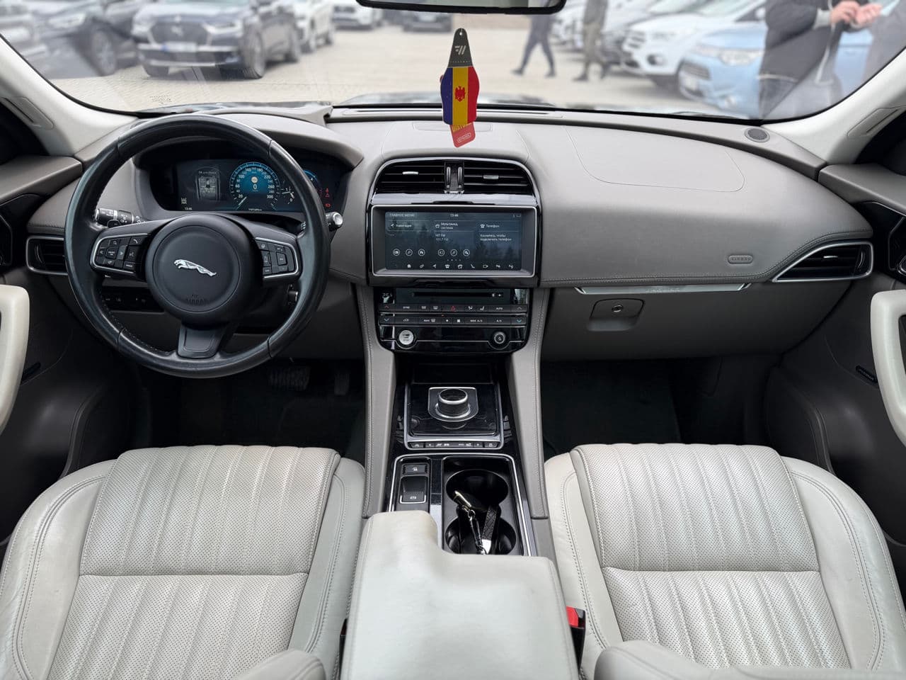 Jaguar F-Pace 2017 — Миниатюра 21