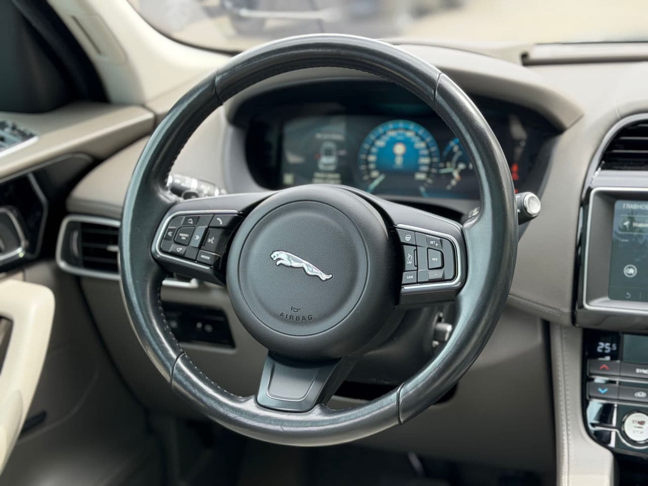 Jaguar F-Pace 2017 — Миниатюра 16