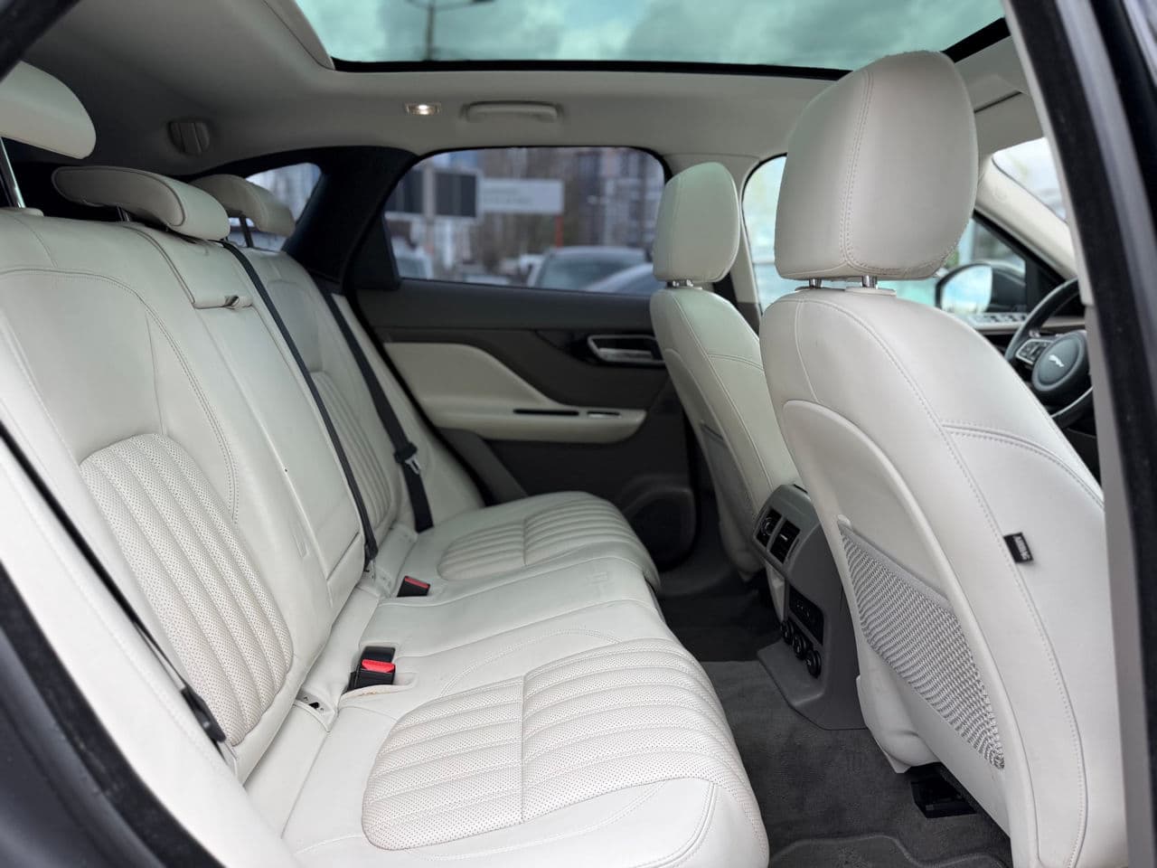 Jaguar F-Pace 2017 — Миниатюра 24