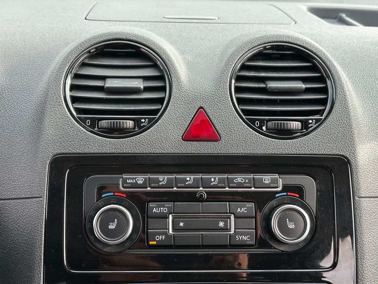 Volkswagen Caddy Maxi 2014 — Миниатюра 9