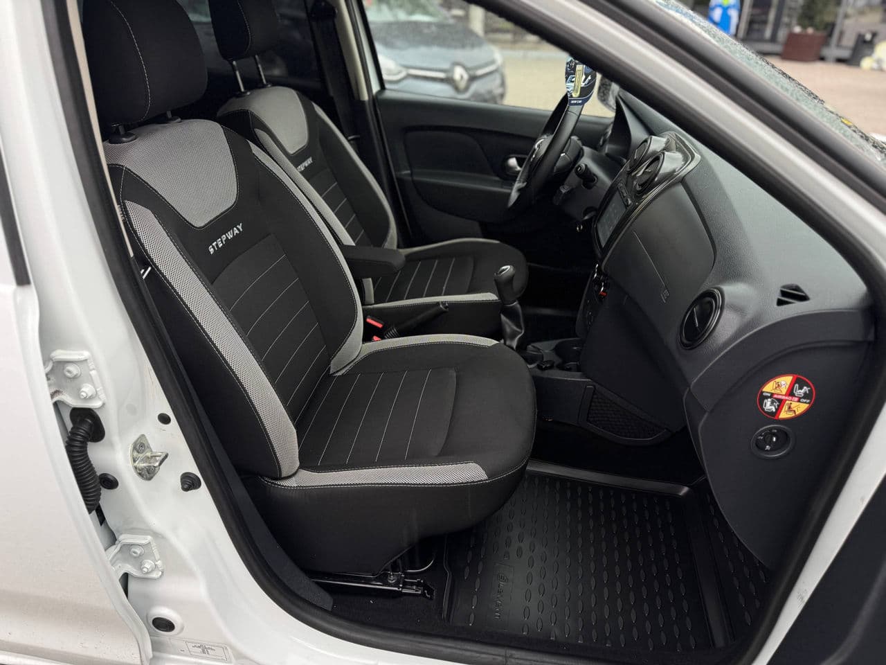 Dacia Sandero Stepway 2017 — Миниатюра 15