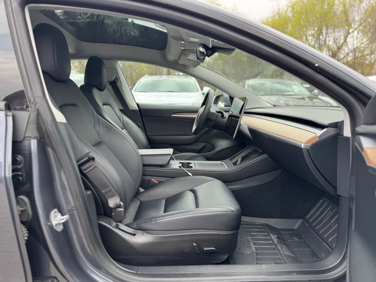 Tesla Model 3 2023 — Миниатюра 13