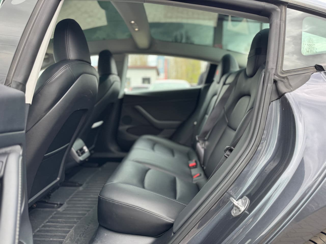Tesla Model 3 2023 — Миниатюра 15