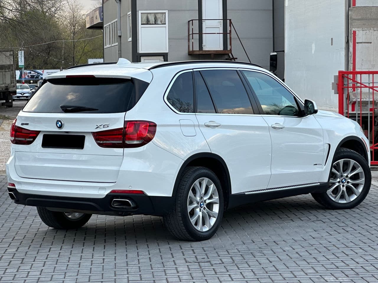 2016 BMW X5 4.0e — Miniatură 2
