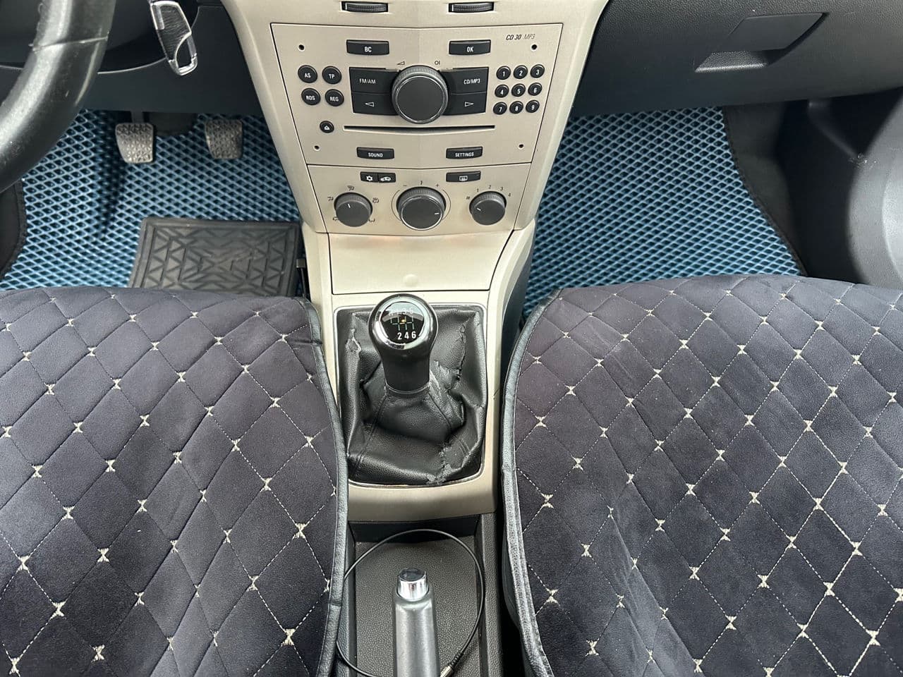 2008 Opel Astra — Miniatură 10