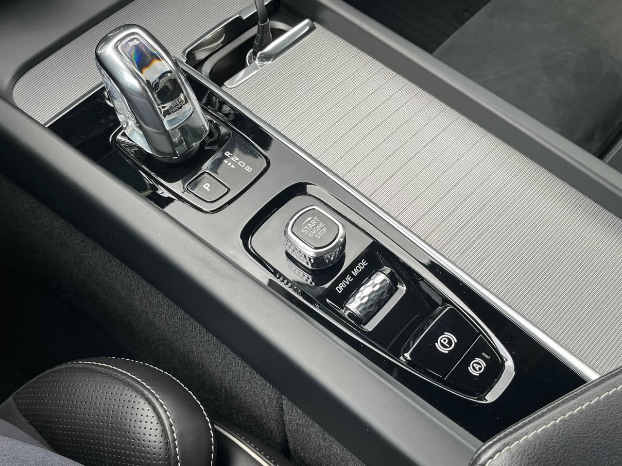 Volvo XC 60 2019 — Миниатюра 17