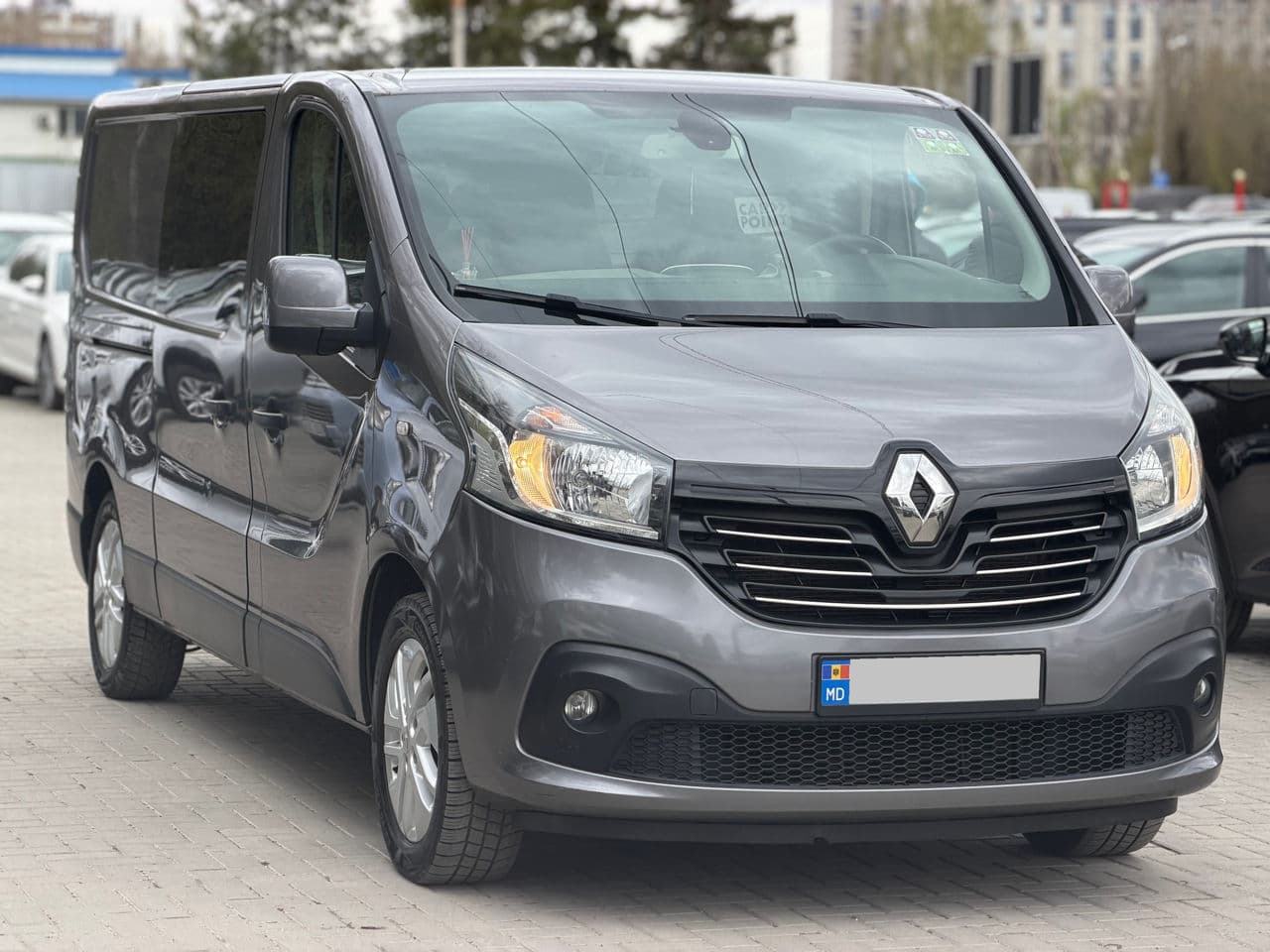 Renault Trafic 2015 — Миниатюра 3