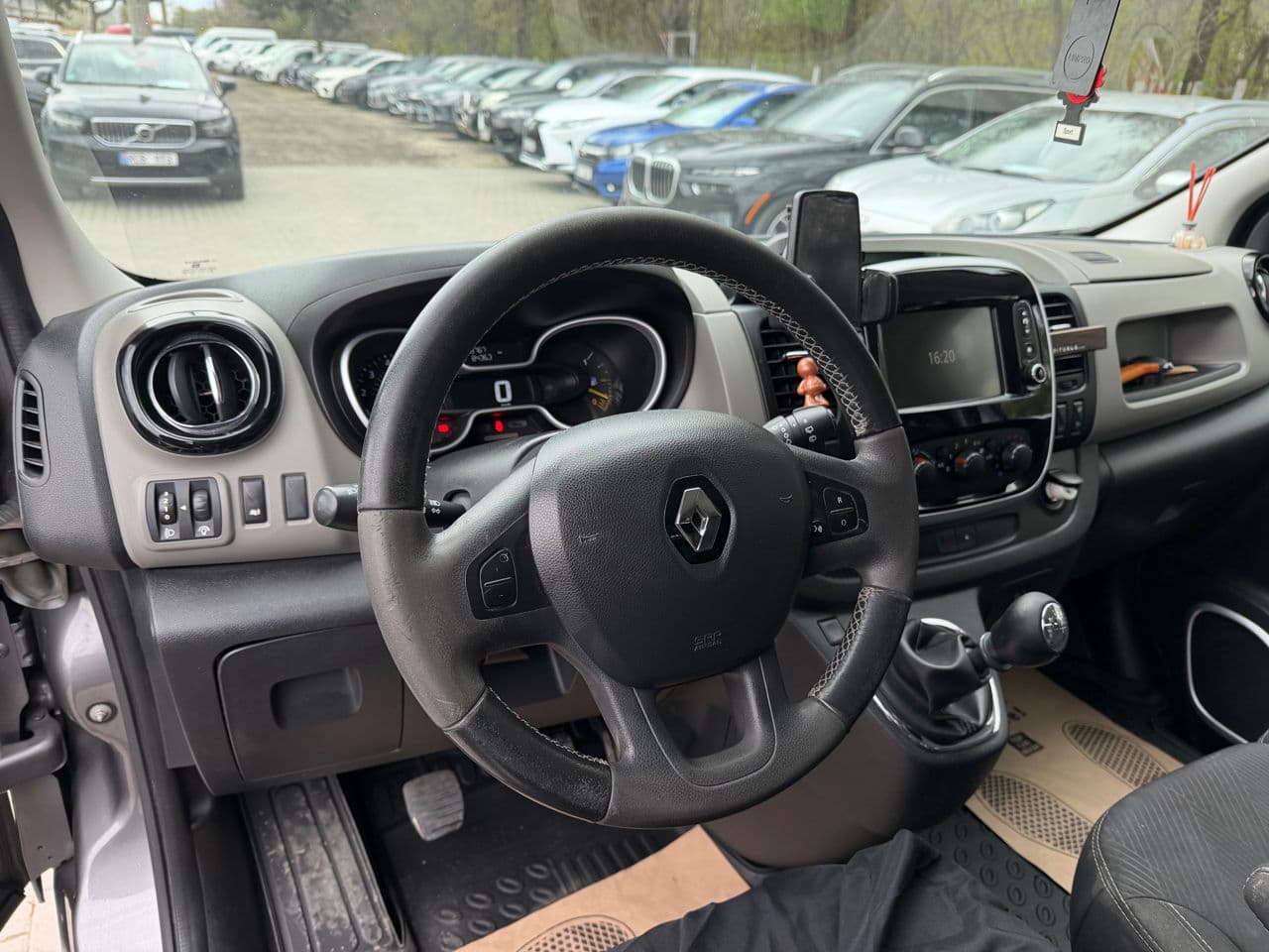 Renault Trafic 2015 — Миниатюра 8