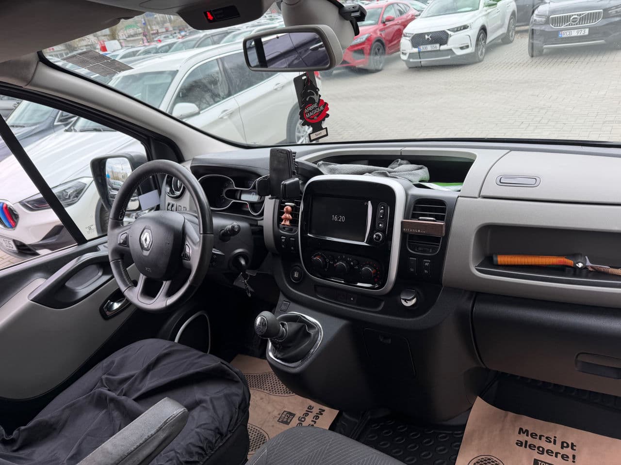 Renault Trafic 2015 — Миниатюра 7