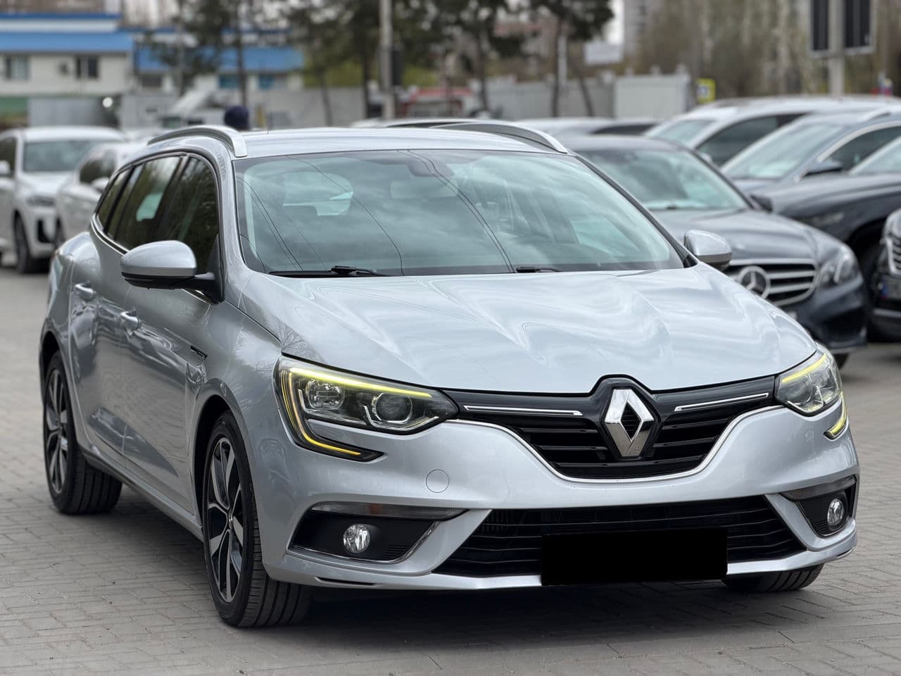 Renault Megane 2018 — Миниатюра 2
