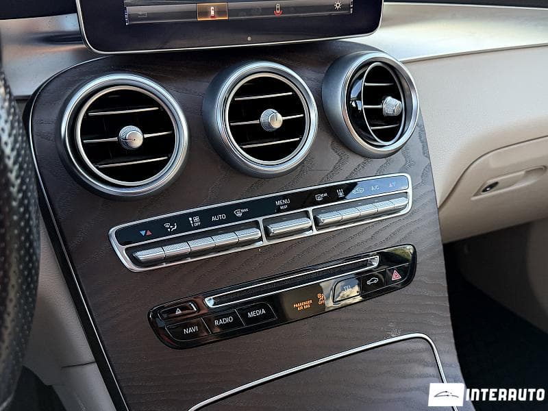 2019 Mercedes GLC 350e — Miniatură 15