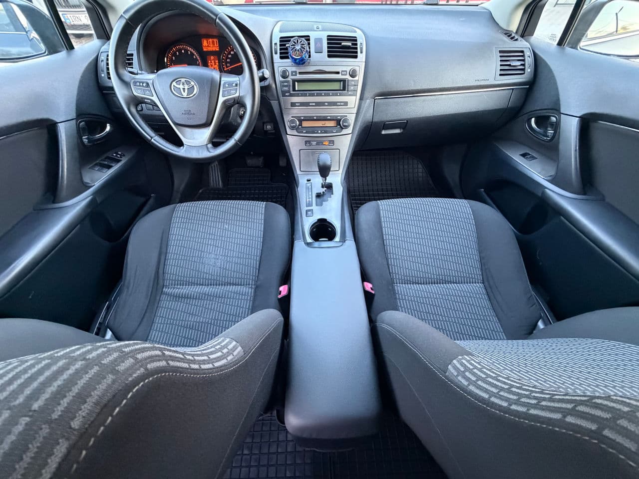 Toyota Avensis 2011 — Миниатюра 8