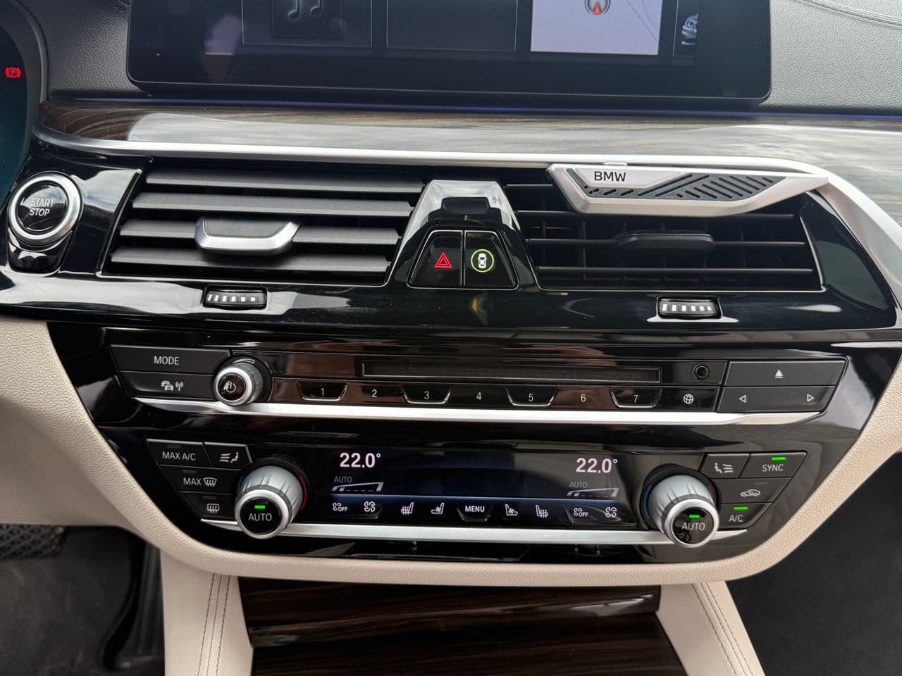 BMW 530e 2017 — Миниатюра 12