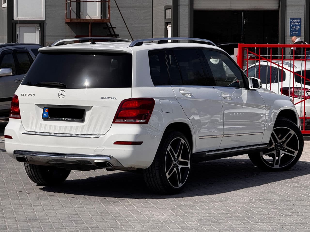 2015 Mercedes GLK 250 — Miniatură 2