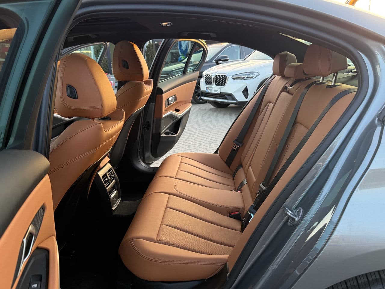 BMW 330 2024 — Миниатюра 17
