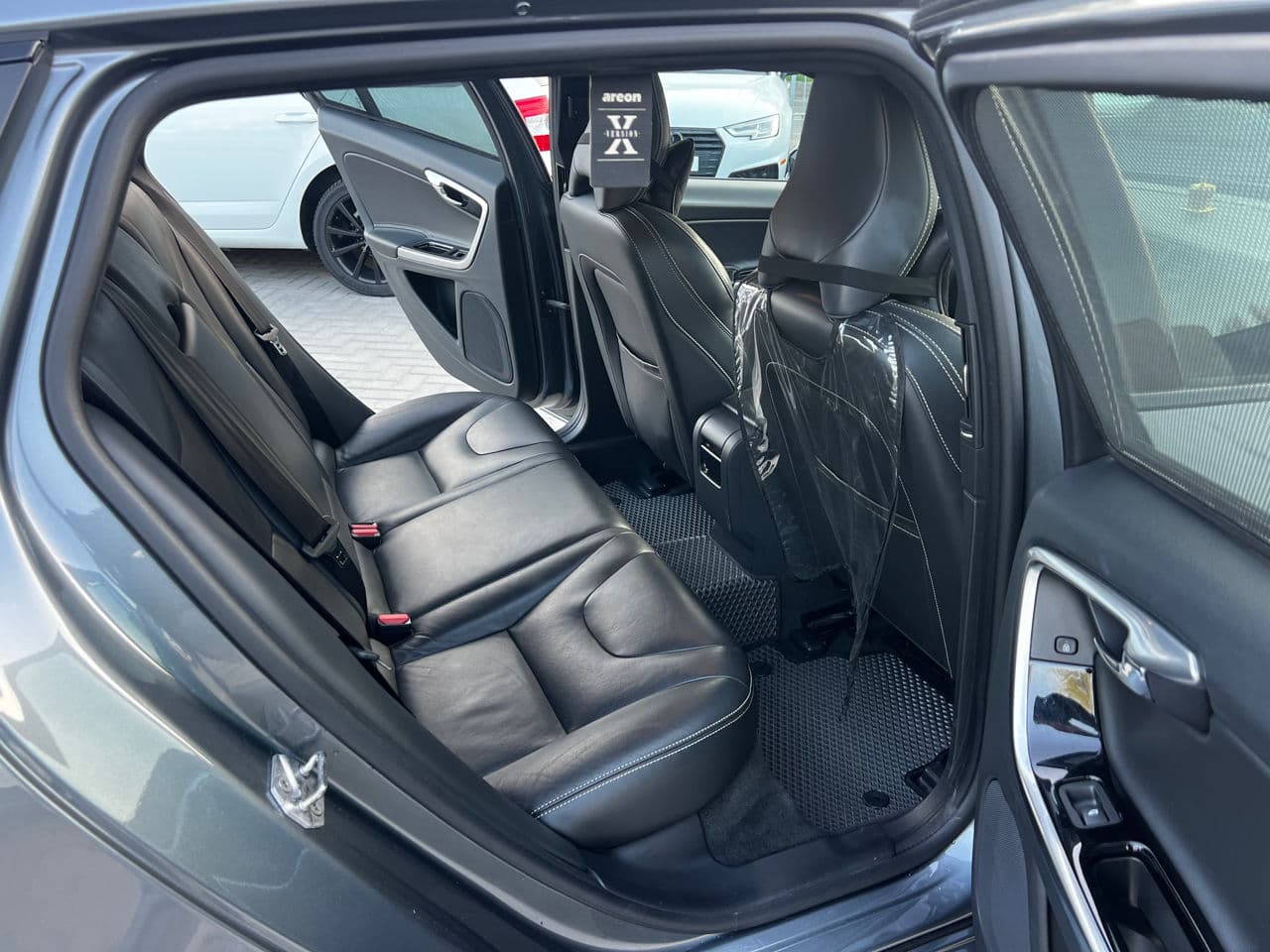 Volvo V 60 2016 — Миниатюра 9