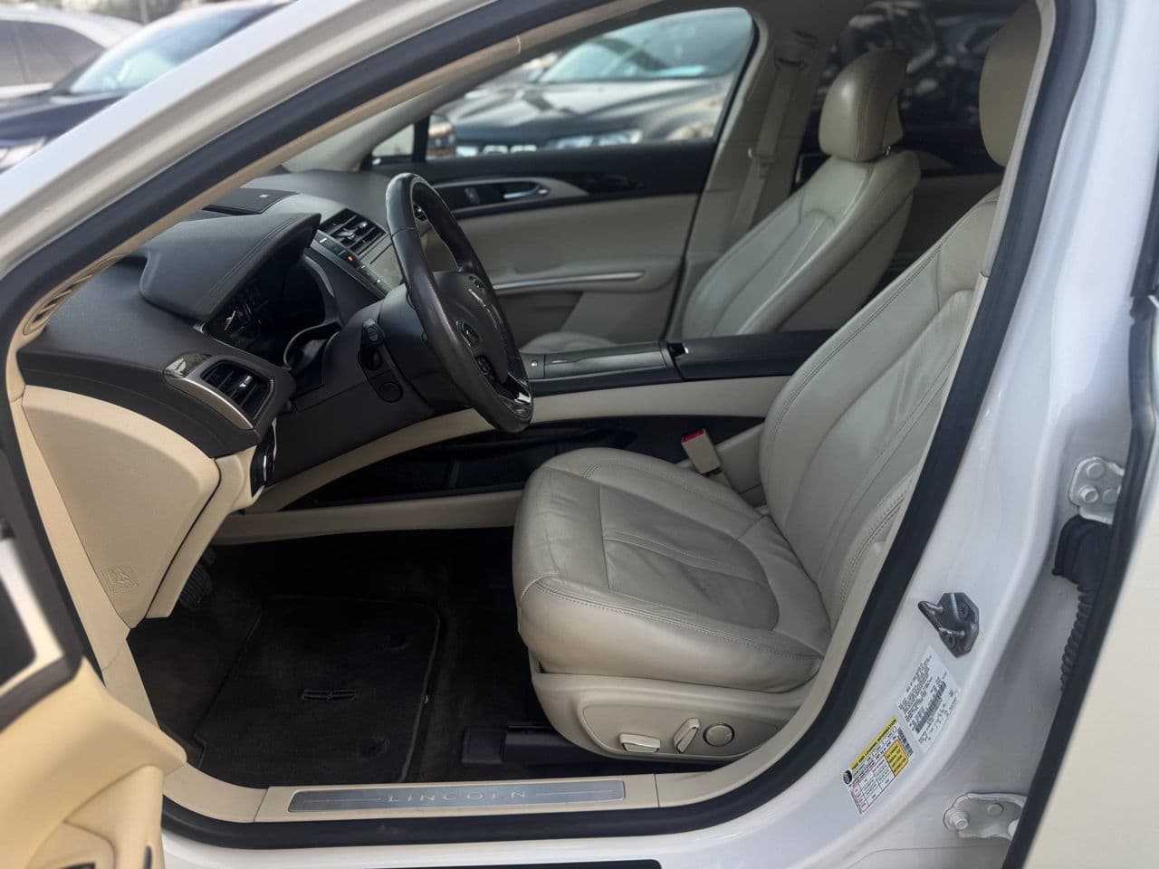 Lincoln MKZ 2013 — Миниатюра 5