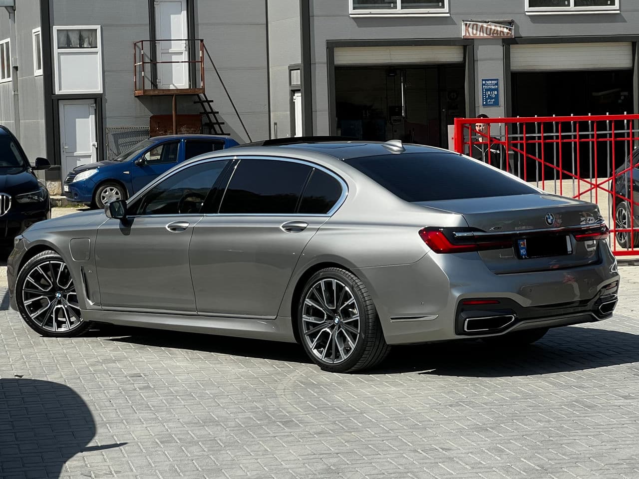 BMW 745e 2019 — Миниатюра 2