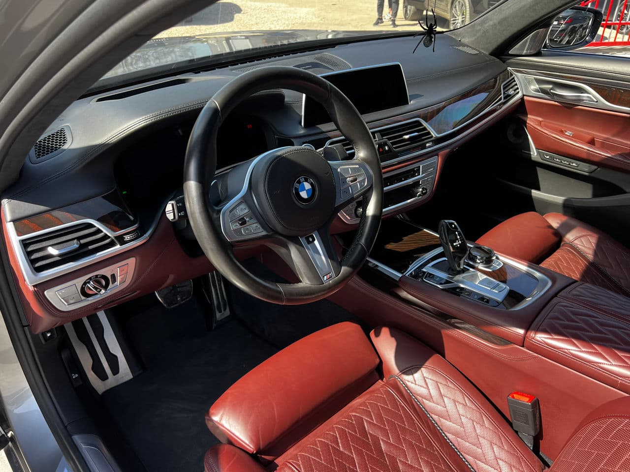 BMW 745e 2019 — Миниатюра 6