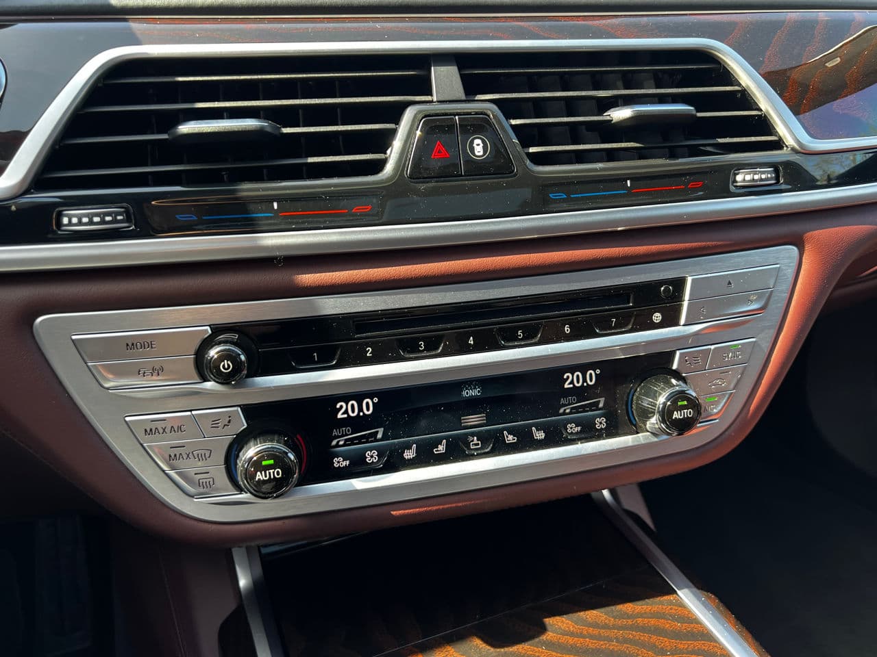 BMW 745e 2019 — Миниатюра 12