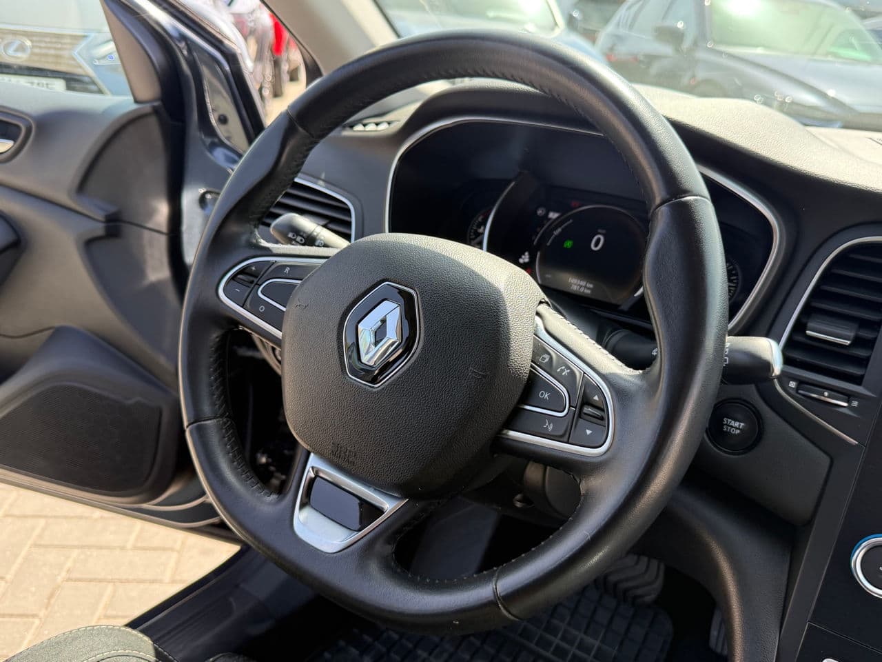 Renault Megane 2019 — Миниатюра 7