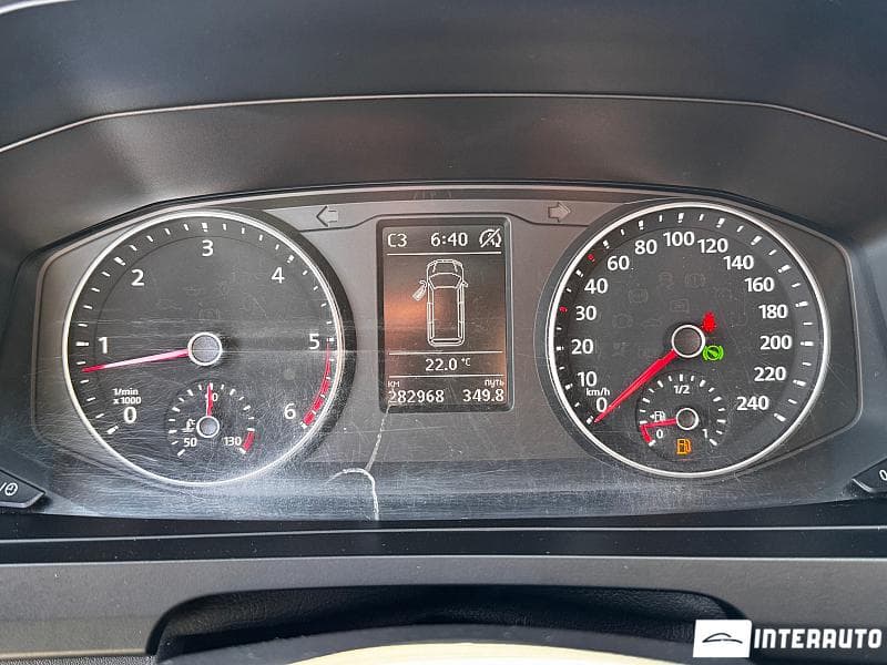 2016 Volkswagen Transporter — Miniatură 8
