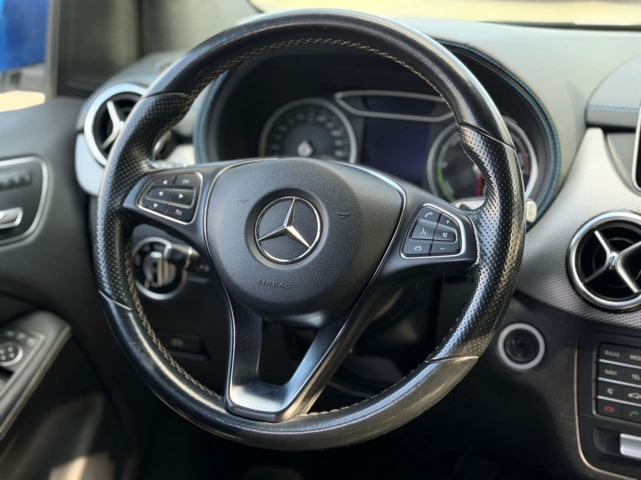 Mercedes B 250E 2015 — Миниатюра 9