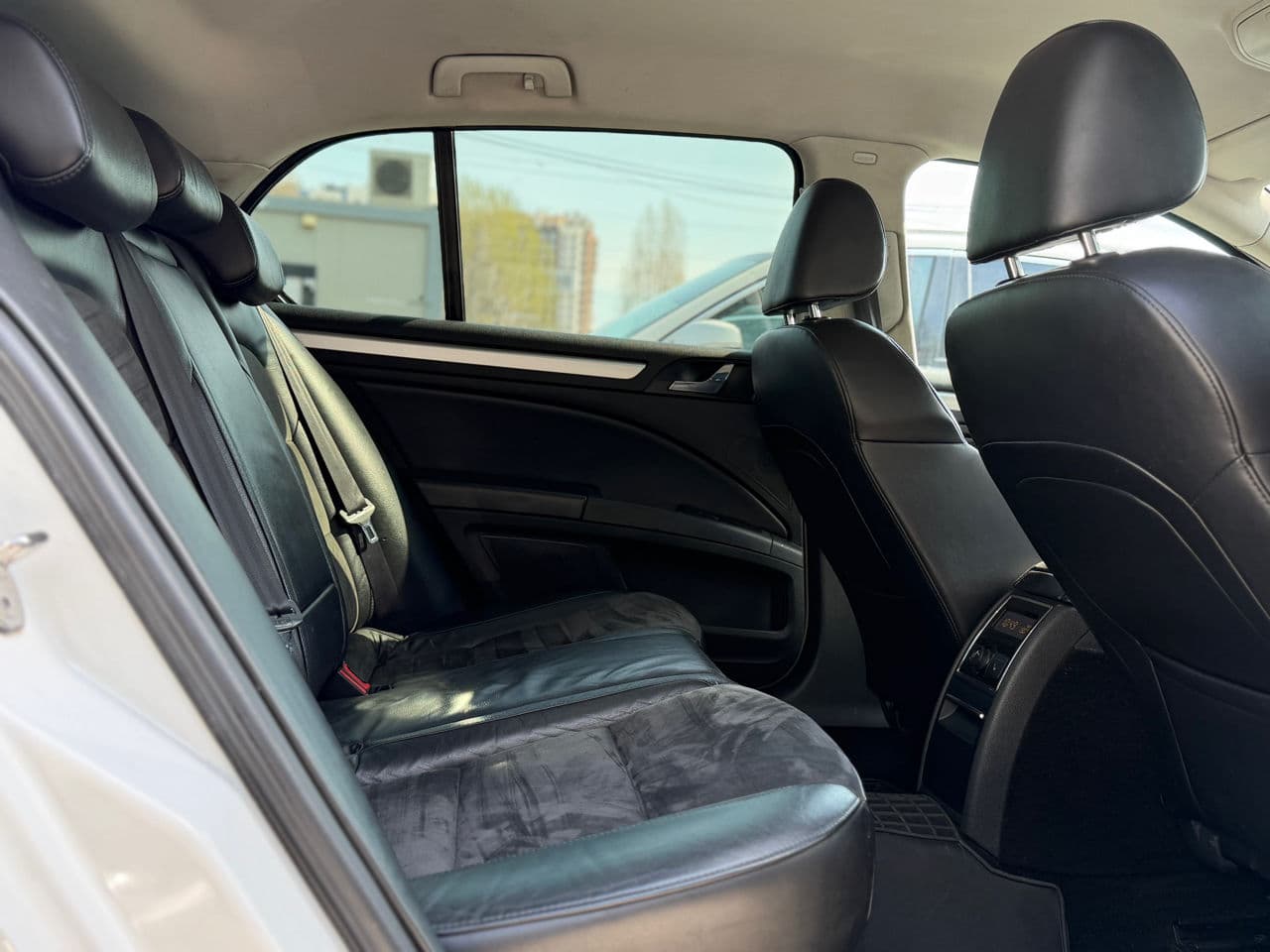 2009 Skoda Superb — Miniatură 18